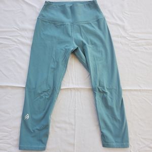 The Alainah II Allure 3/4 Legging Seafoam